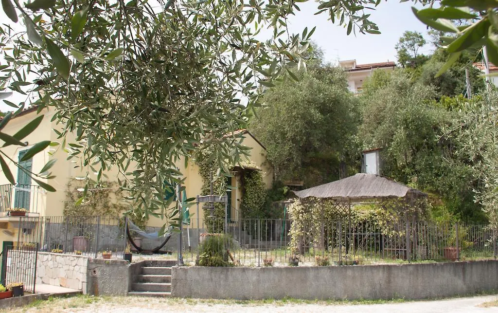 Agriturismo All'Isola Che Non C'E' Villa La Spezia